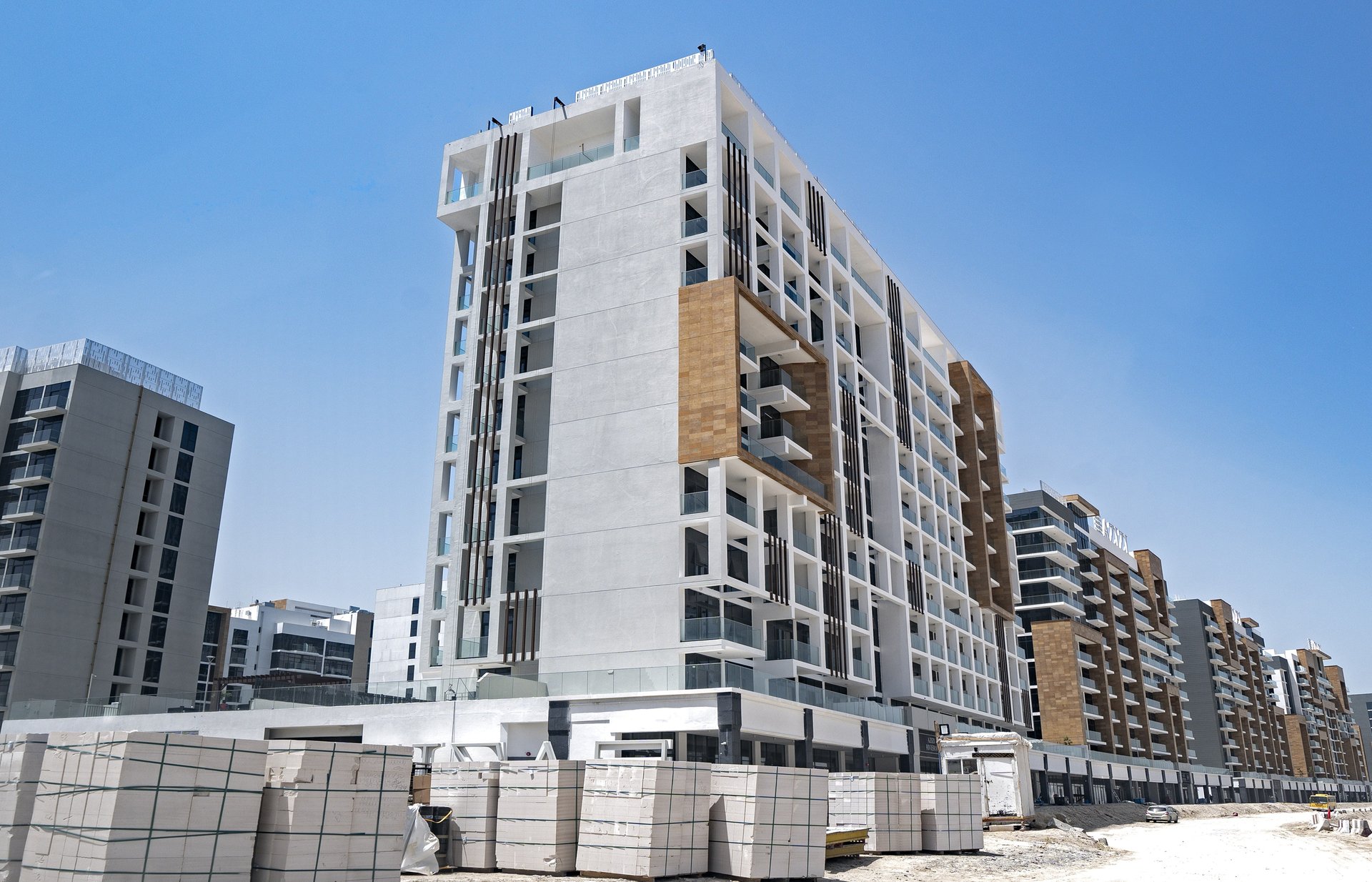 Azizi Riviera 23